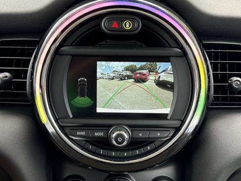 Used 2021 MINI Cooper 2-Door Hardtop FWD image 22