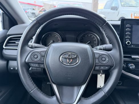 Used 2022 Toyota Camry SE w/ Carpet Mat Package (TMS) image 13