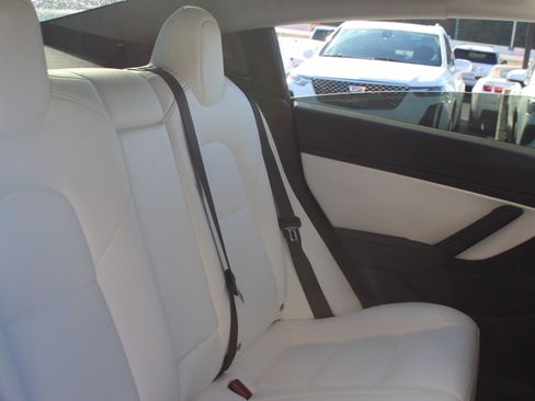 Used 2021 Tesla Model 3 Standard Range Plus image 22