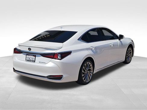 Used 2025 Lexus ES 300h w/ Accessory Package (Z1) FWD image 3
