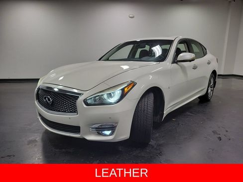 Used 2016 INFINITI Q70 3.7 AWD/4WD image 5