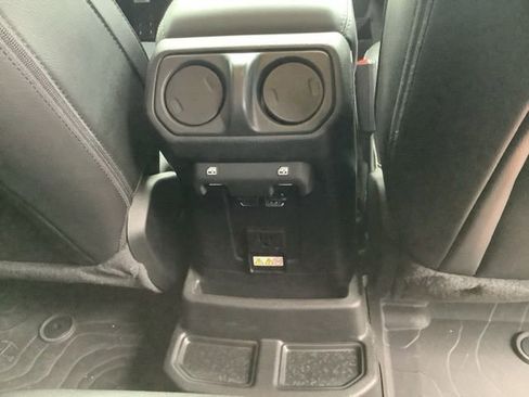 Used 2023 Jeep Wrangler Unlimited Sahara w/ Cold Weather Group image 17