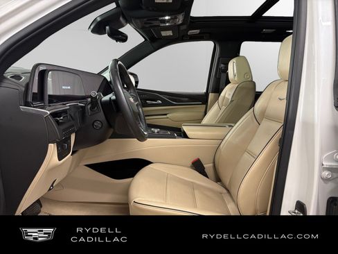 Used 2022 Cadillac Escalade Premium Luxury w/ Performance Package AWD/4WD image 10