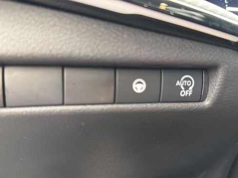 Certified 2025 Nissan Kicks SR FWD image 24