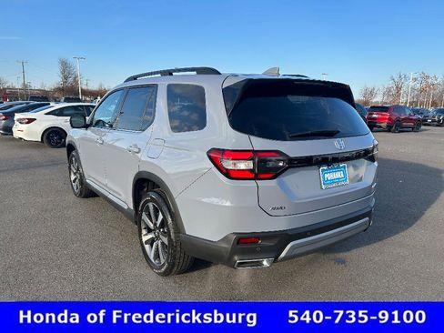 Certified 2025 Honda Pilot Elite image 4