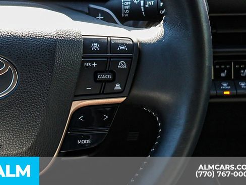 Used 2025 Toyota Crown Signia image 37