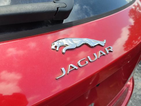 Used 2017 Jaguar F-PACE Prestige AWD/4WD image 7