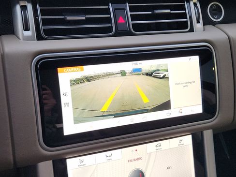 Used 2021 Land Rover Range Rover Westminster Edition image 17