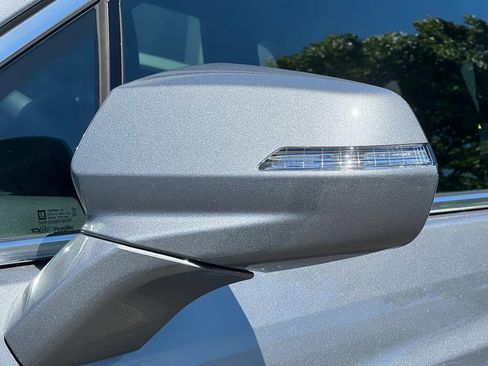 Used 2025 Cadillac XT5 Luxury w/ LPO, Floor Liner Package FWD image 51