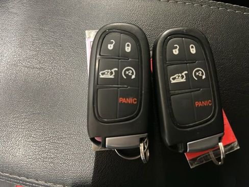 Used 2020 Jeep Cherokee Limited image 26