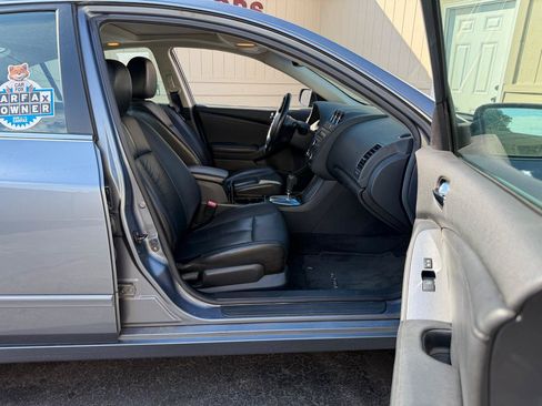 Used 2010 Nissan Altima 2.5 SL w/ SL Pkg FWD image 3