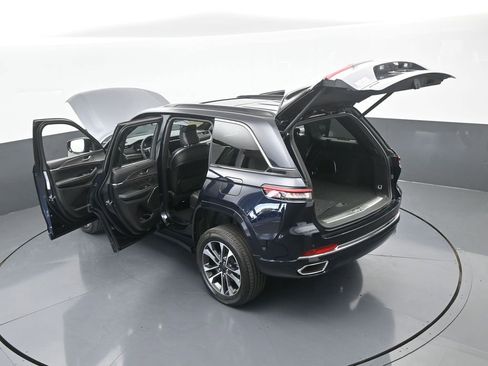 Used 2024 Jeep Grand Cherokee Overland w/ Luxury Tech Group IV image 74