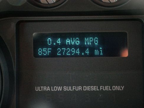 Used 2014 Ford F550 2WD Regular Cab Super Duty image 40