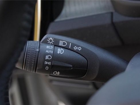 Used 2021 Volvo XC40 T5 Inscription w/ Advanced Package image 30