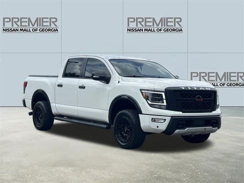 Used 2021 Nissan Titan PRO-4X w/ Pro-4x Convenience Package AWD/4WD image 28