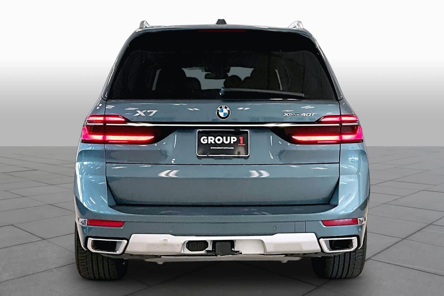 Used 2025 BMW X7 xDrive40i AWD/4WD image 4