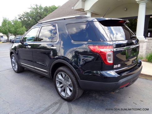 Used 2014 Ford Explorer XLT w/ Equipment Group 202A AWD/4WD image 4