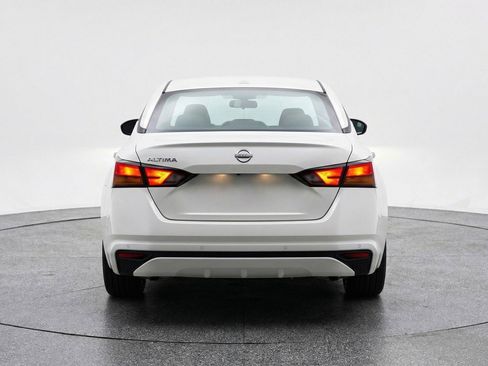 Used 2025 Nissan Altima 2.5 SV image 7