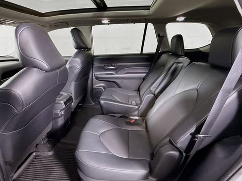Used 2024 Toyota Grand Highlander XLE image 25