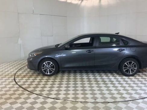 Used 2024 Kia Forte LXS w/ LXS Technology Package image 5