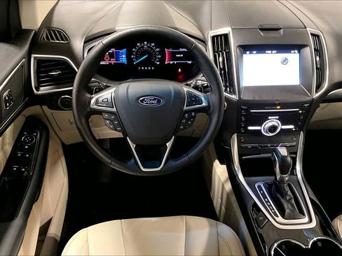Used 2017 Ford Edge Titanium image 6