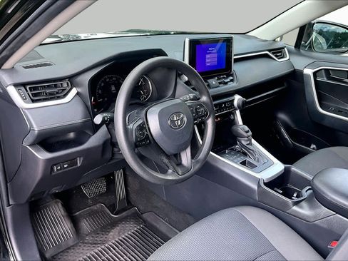 Used 2025 Toyota RAV4 LE AWD/4WD image 16