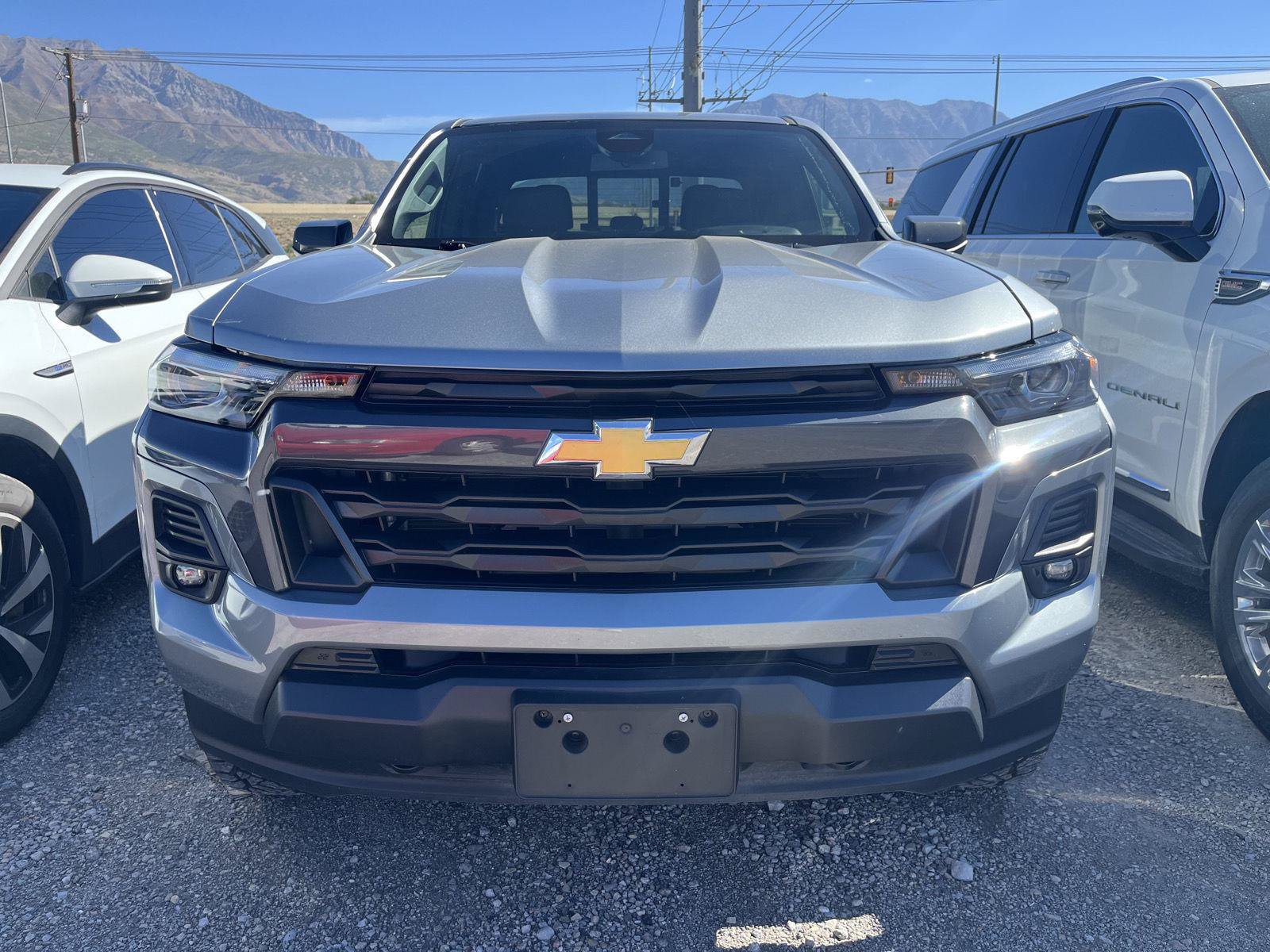 Used 2024 Chevrolet Colorado LT w/ LT Convenience Package III AWD/4WD image 2