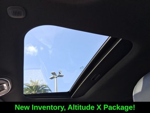 Certified 2025 Jeep Grand Cherokee Altitude AWD/4WD image 19