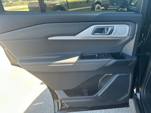 New 2025 Ford Explorer Active image 24