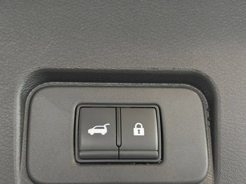 Used 2026 Nissan Rogue SL FWD image 25