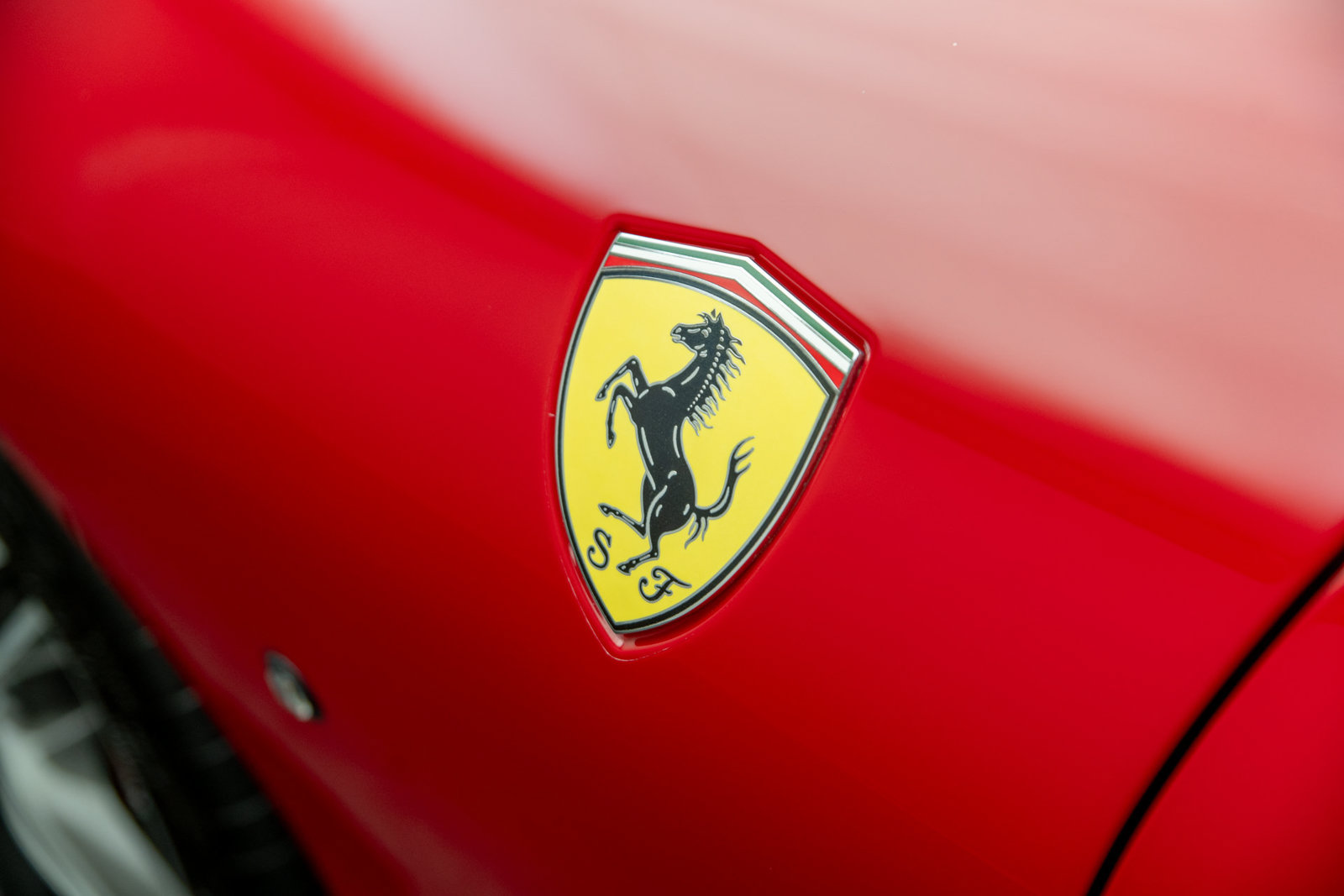 Used 2022 Ferrari Roma RWD image 37