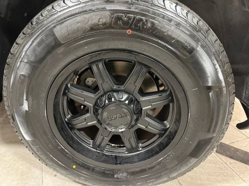 Used 2017 RAM 1500 Express AWD/4WD image 10