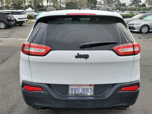 Used 2017 Jeep Cherokee Altitude image 23