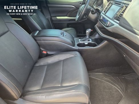 Used 2017 Toyota Highlander Limited AWD/4WD image 13