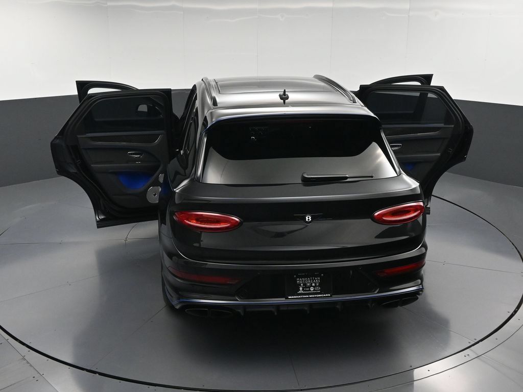 Certified 2025 Bentley Bentayga AWD/4WD image 39