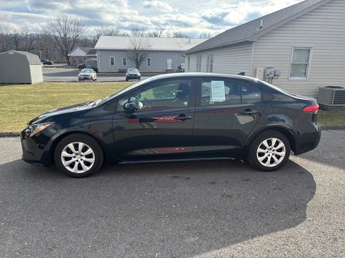 Used 2024 Toyota Corolla LE image 6