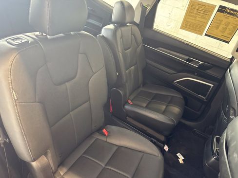 Used 2023 Kia Telluride EX w/ EX Captain's Chair Package FWD image 24