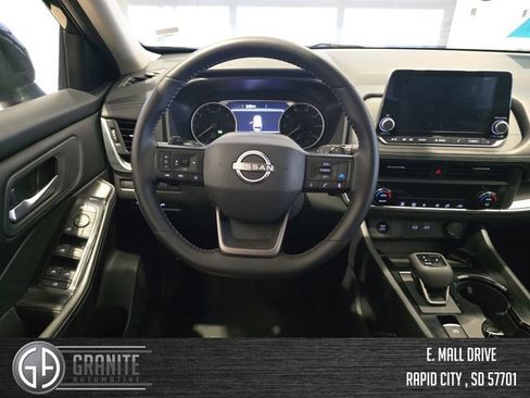 Used 2026 Nissan Rogue SV AWD/4WD image 14