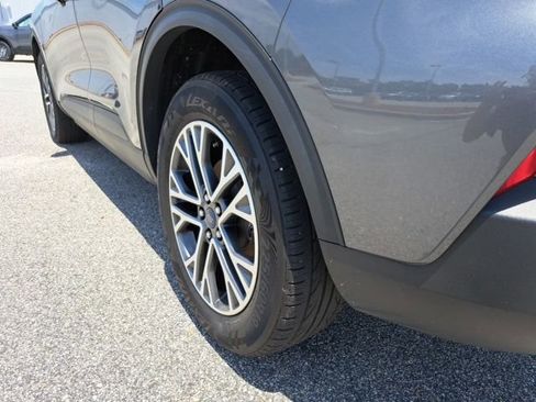 Used 2021 Ford Escape SEL w/ Technology Package AWD/4WD image 15