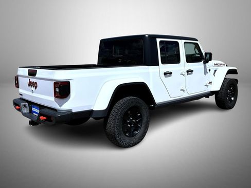 Used 2023 Jeep Gladiator Mojave w/ LED Lighting Group AWD/4WD image 5