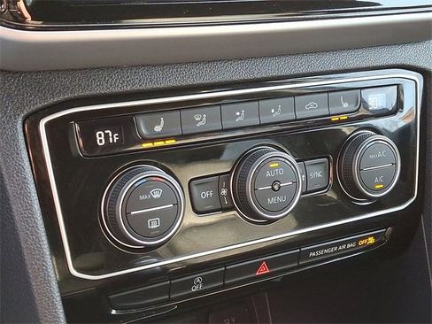 Used 2022 Volkswagen Atlas Cross Sport SE image 18