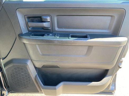 Used 2018 RAM 1500 Tradesman w/ Chrome Appearance Group image 30