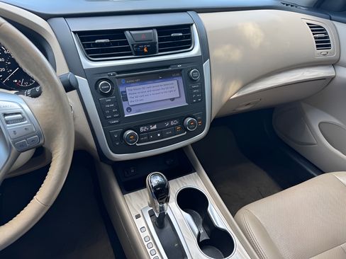 Used 2016 Nissan Altima 2.5 SL w/ 2.5 Technology w/LED Package FWD image 24