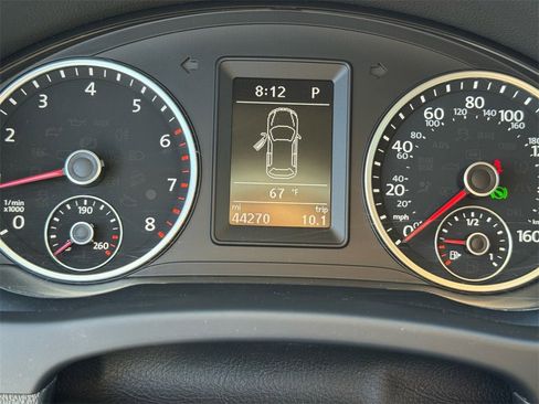 Used 2017 Volkswagen Tiguan Limited image 27