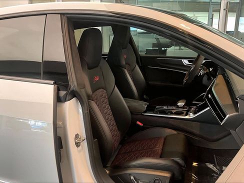 Certified 2025 Audi RS 7 Performance w/ Matte Carbon Package AWD/4WD image 9