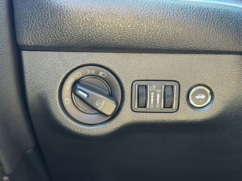 Used 2018 Dodge Challenger SXT Plus image 28