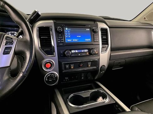 Used 2017 Nissan Titan PRO-4X AWD/4WD image 7
