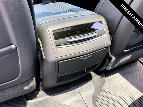 Used 2025 Cadillac Escalade V AWD/4WD image 12