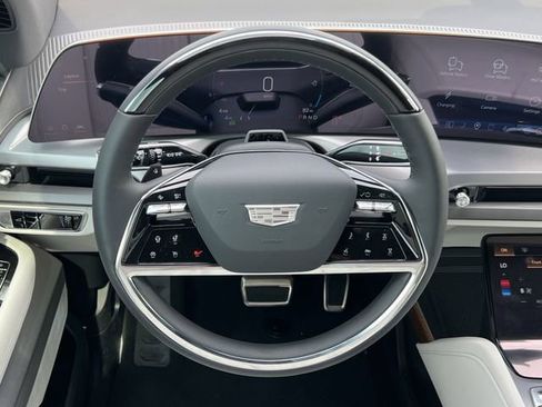 New 2026 Cadillac Vistiq Sport image 11