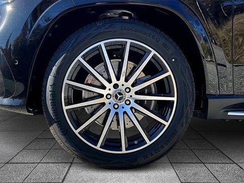 New 2026 Mercedes-Benz GLS 580 4MATIC image 15